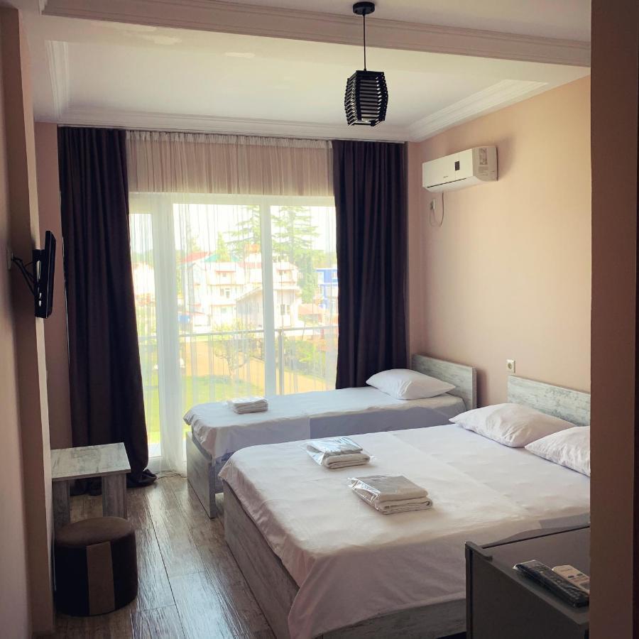 Hotel Crown Ureki Esterno foto