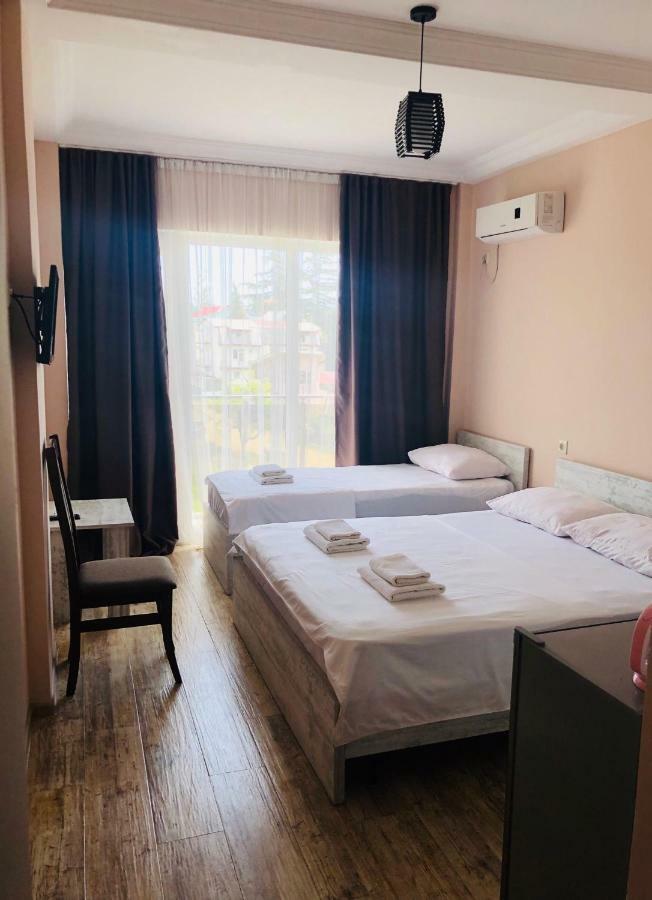 Hotel Crown Ureki Esterno foto