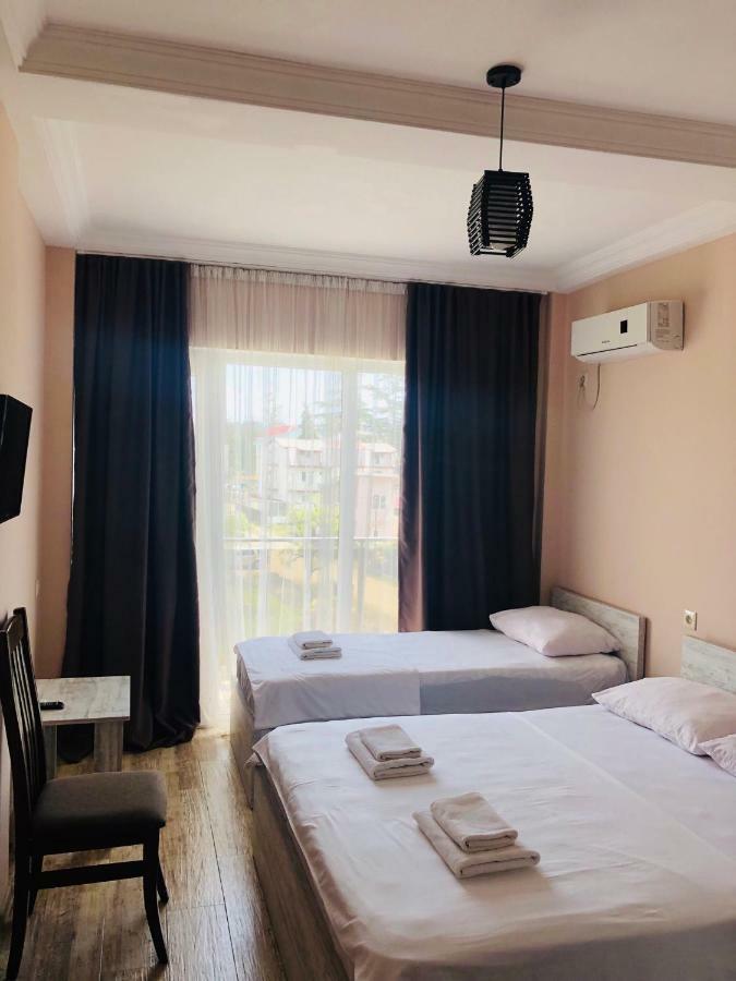 Hotel Crown Ureki Esterno foto